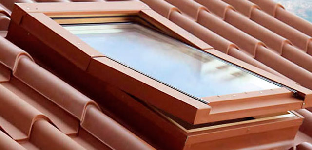 Pannello coibentato per copertura